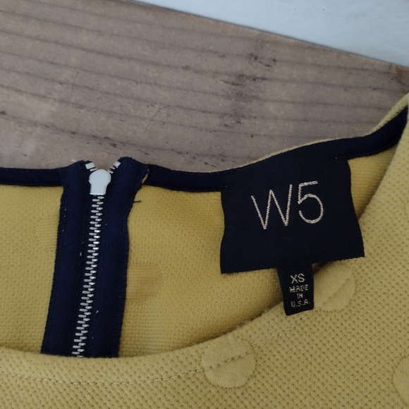 W5 Yellow Polka Dot Textured 3/4 Sleeve Sweater w Exposed Back Zip Size XS - Picture 2 of 8